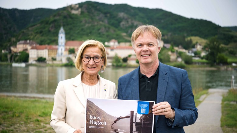 v.l.n.r.: Landeshauptfrau Johanna Mikl-Leitner, Michael Duscher – Geschäftsführer Niederösterreich Werbung , © Gerhard Pfeffer v.l.n.r.: Landeshauptfrau Johanna Mikl-Leitner, Michael Duscher – Geschäftsführer Niederösterreich Werbung , © Gerhard Pfeffer