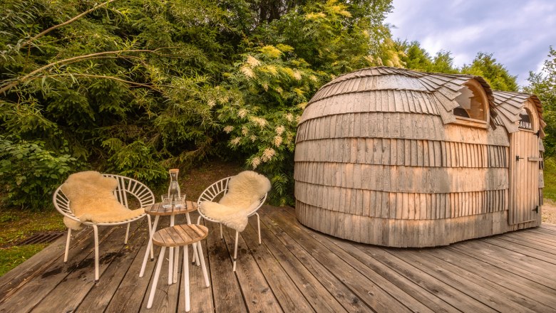 Sauna im Garten bei Urlaub am Bahnhof, © Maximilian Pawlikowsky