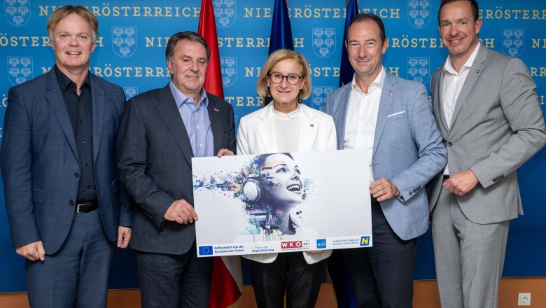 (v.l.n.r.): Michael Duscher (Gesch&auml;ftsf&uuml;hrer Nieder&ouml;sterreich Werbung), WKN&Ouml;-Pr&auml;sident Wolfgang Ecker, Landeshauptfrau Johanna Mikl-Leitner, Mario Pulker (Spartenobmann WKN&Ouml;), Lukas Reutterer (Gesch&auml;ftsf&uuml;hrer Haus der Digitalisierung), &copy; NLK Khittl