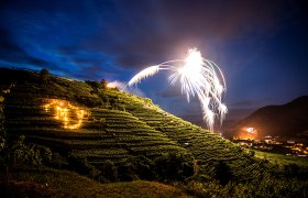 Sonnwendfeuer in der Wachau. Pressefoto vom 16.6.2025, © Niederösterreich Werbung/ Robert Herbst