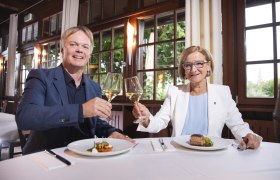 Geschäftsführer Michael Duscher und Landeshauptfrau Johanna Mikl-Leitner, © Daniela Matejschek