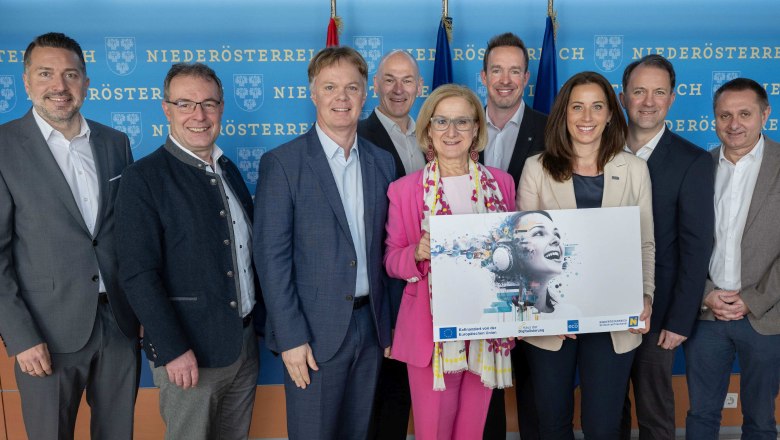 Landeshauptfrau Johanna Mikl-Leitner und die Geschäftsführungen der beteiligten Organisationen, © NLK Khittl